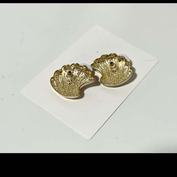 Gold Shell Earrings - Picture 2 of 2